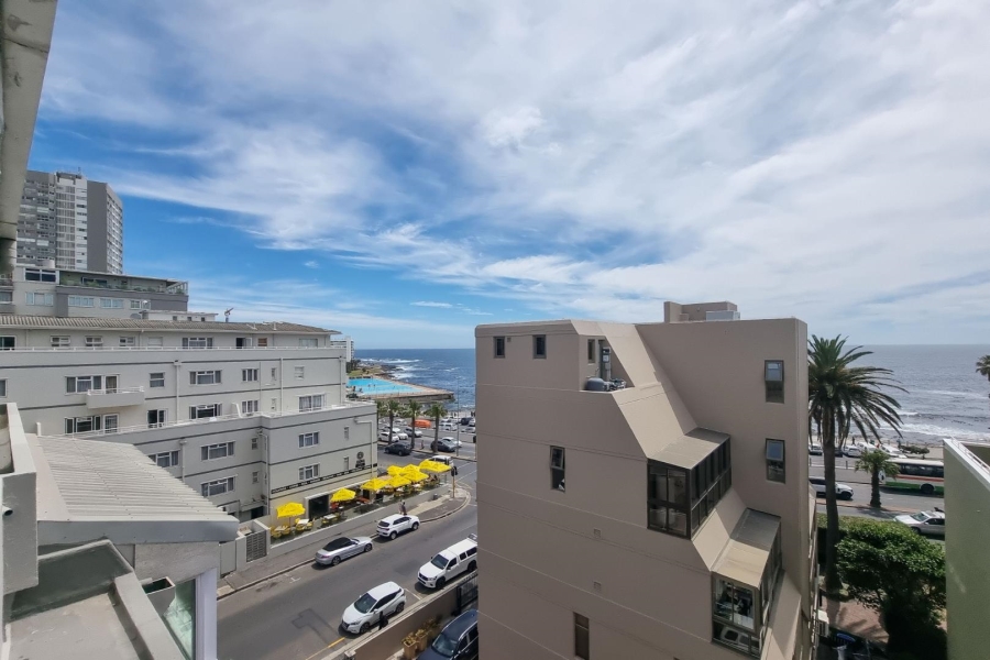 To Let 3 Bedroom Property for Rent in Sea Point Western Cape